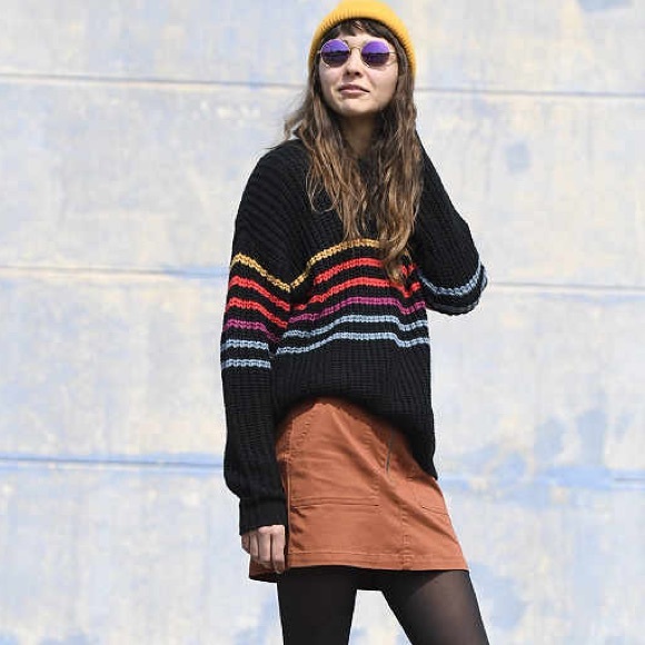 🍁Volcom Frochickie Mini Skirt🍁~med - Picture 16 of 16